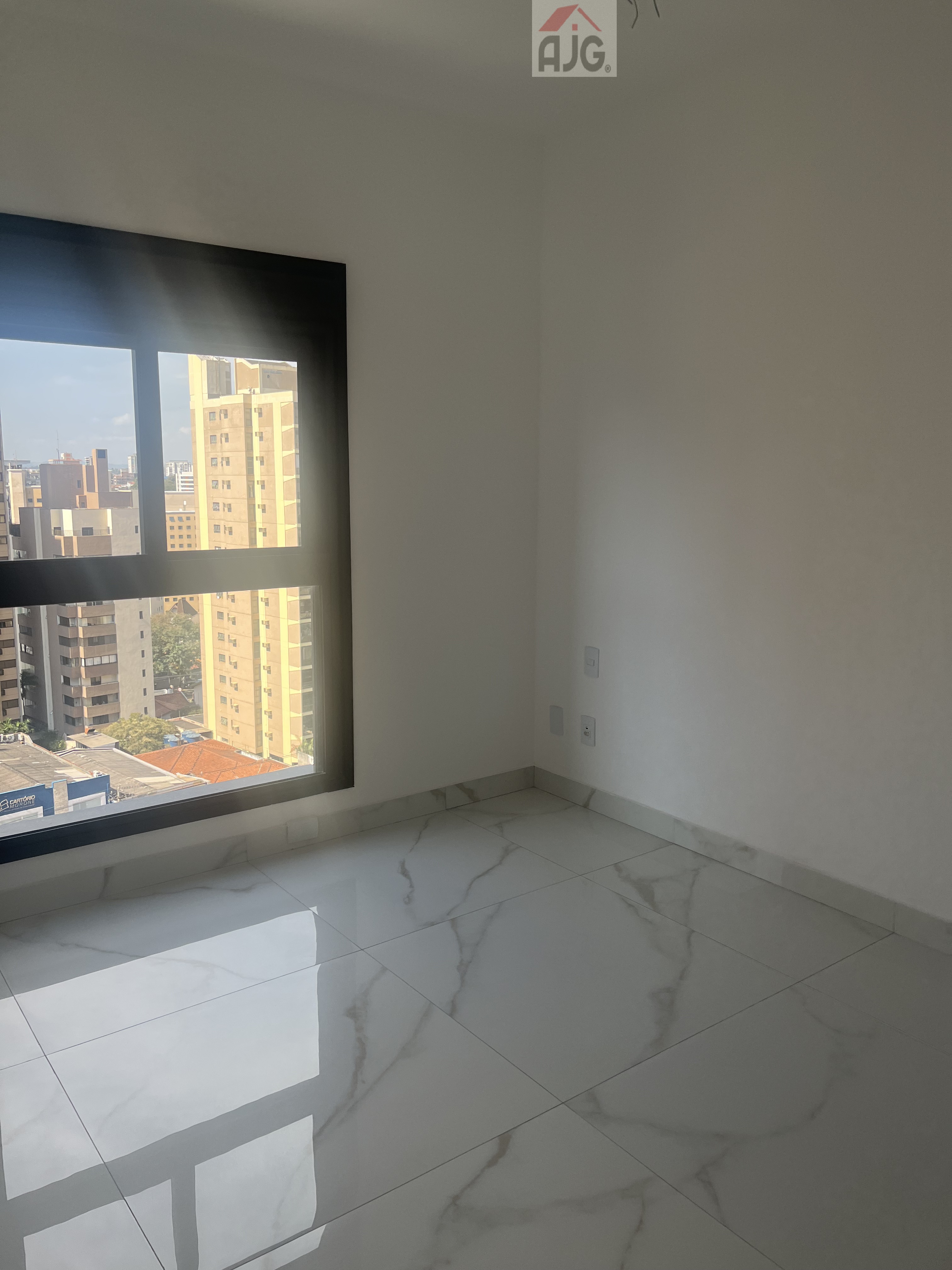 APTO A VENDA DE 117m2 - CAMBUÍ 13