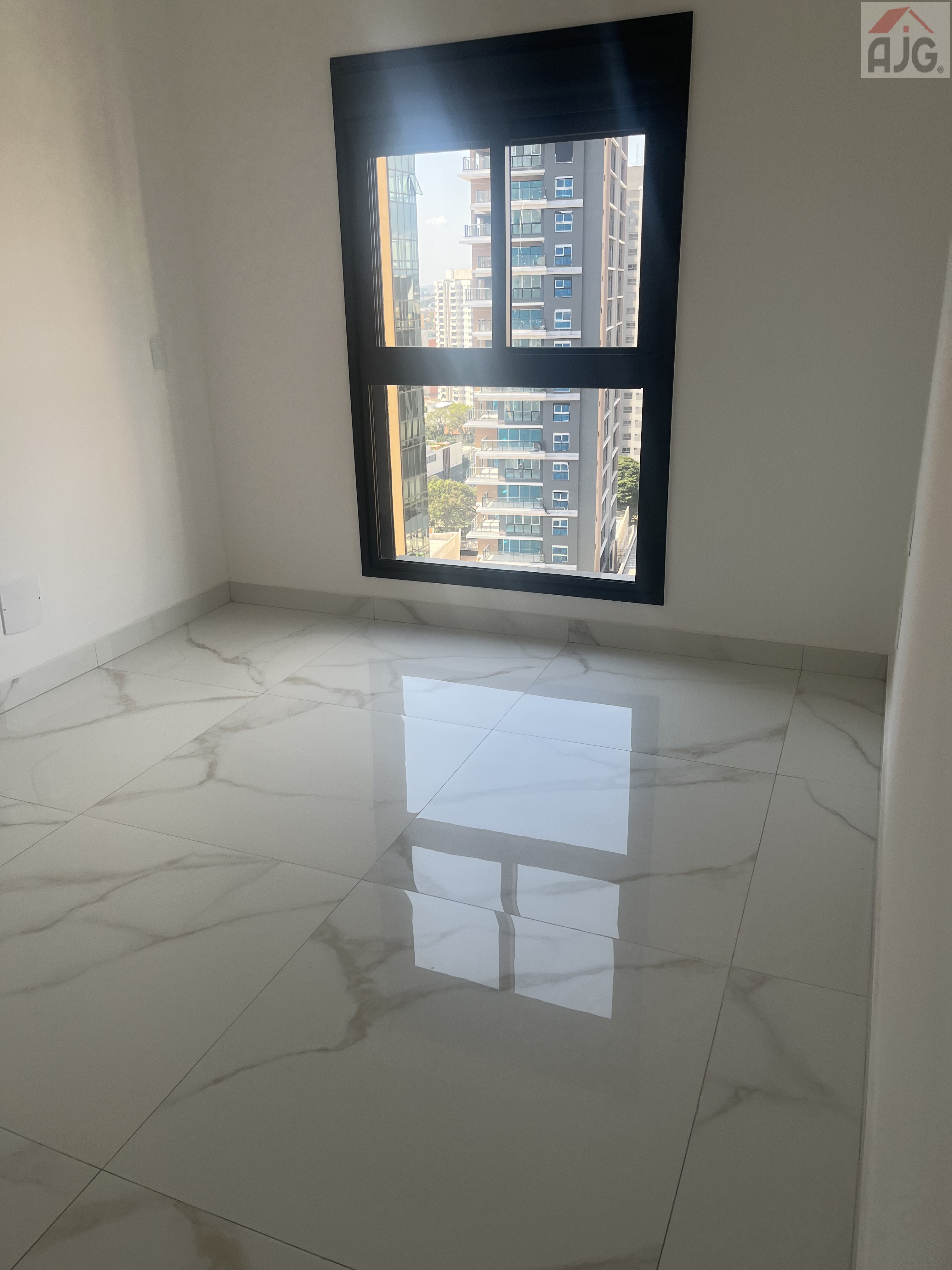 APTO A VENDA DE 117m2 - CAMBUÍ 15