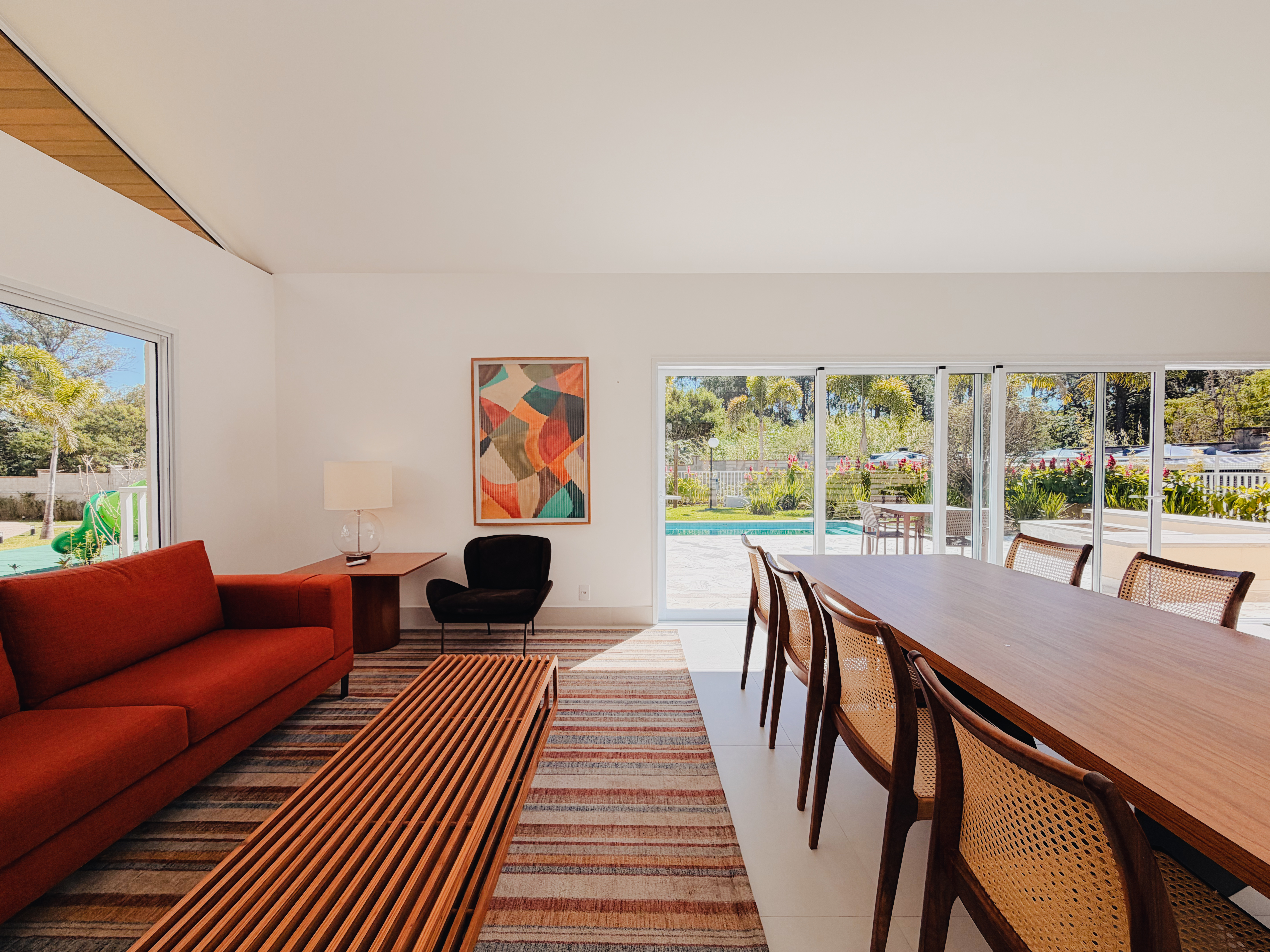 BOUGAINVILLE 8