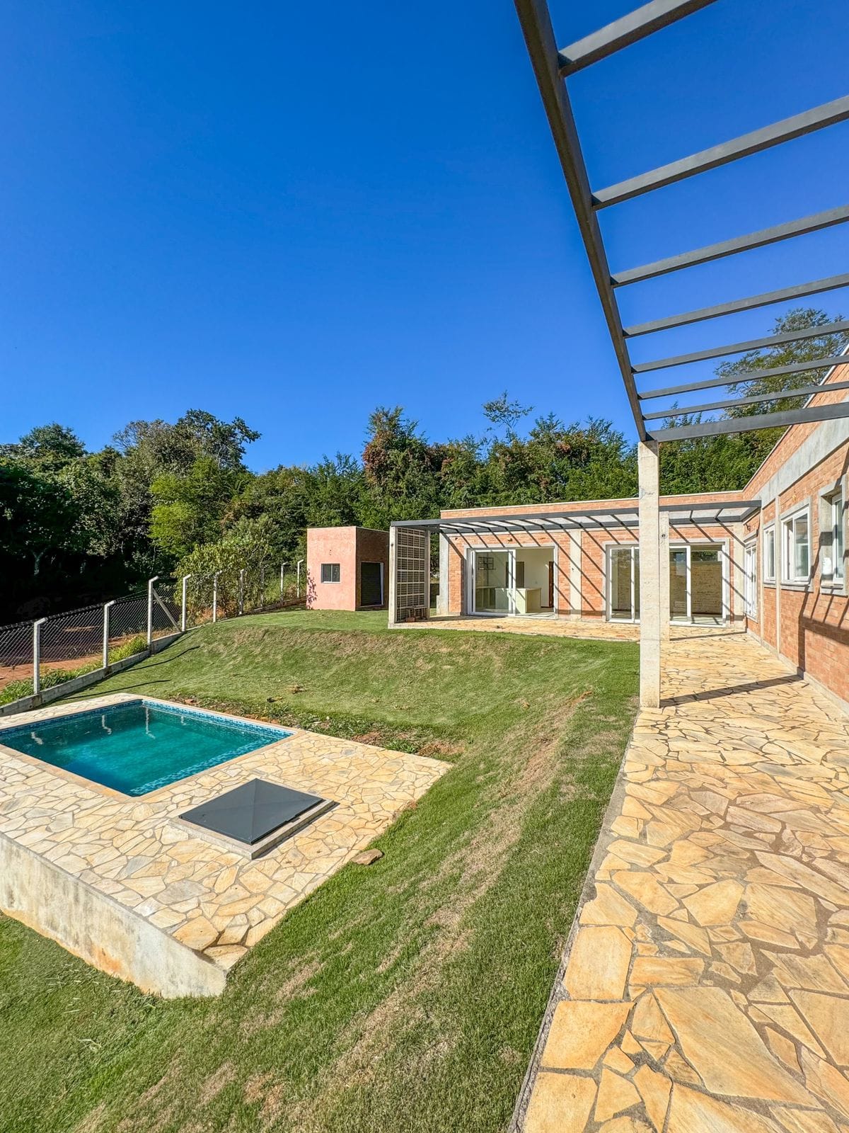 CASA DE CAMPO NA REPRESA DO JAGUARI 8